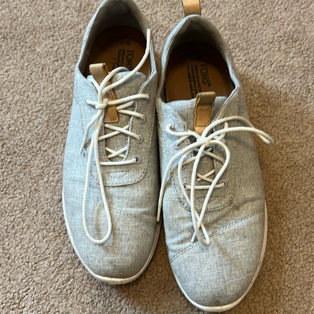 Tom’s Tennis Shoes